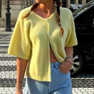 NEVER USED. 
Show costume. Brand New super soft and fluffy sweater. Size S.